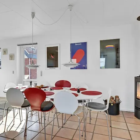 Teresia - 600m From The Sea By Interhome